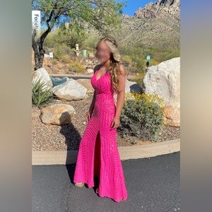 Dave and Johnny prom dress, hot pink, size 1-2. Model is 5’2 with 3” heels.
